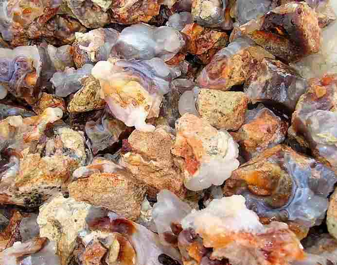 سنگ سیلیس رسوبی با منشا طبیعی و خلوص مناسب
